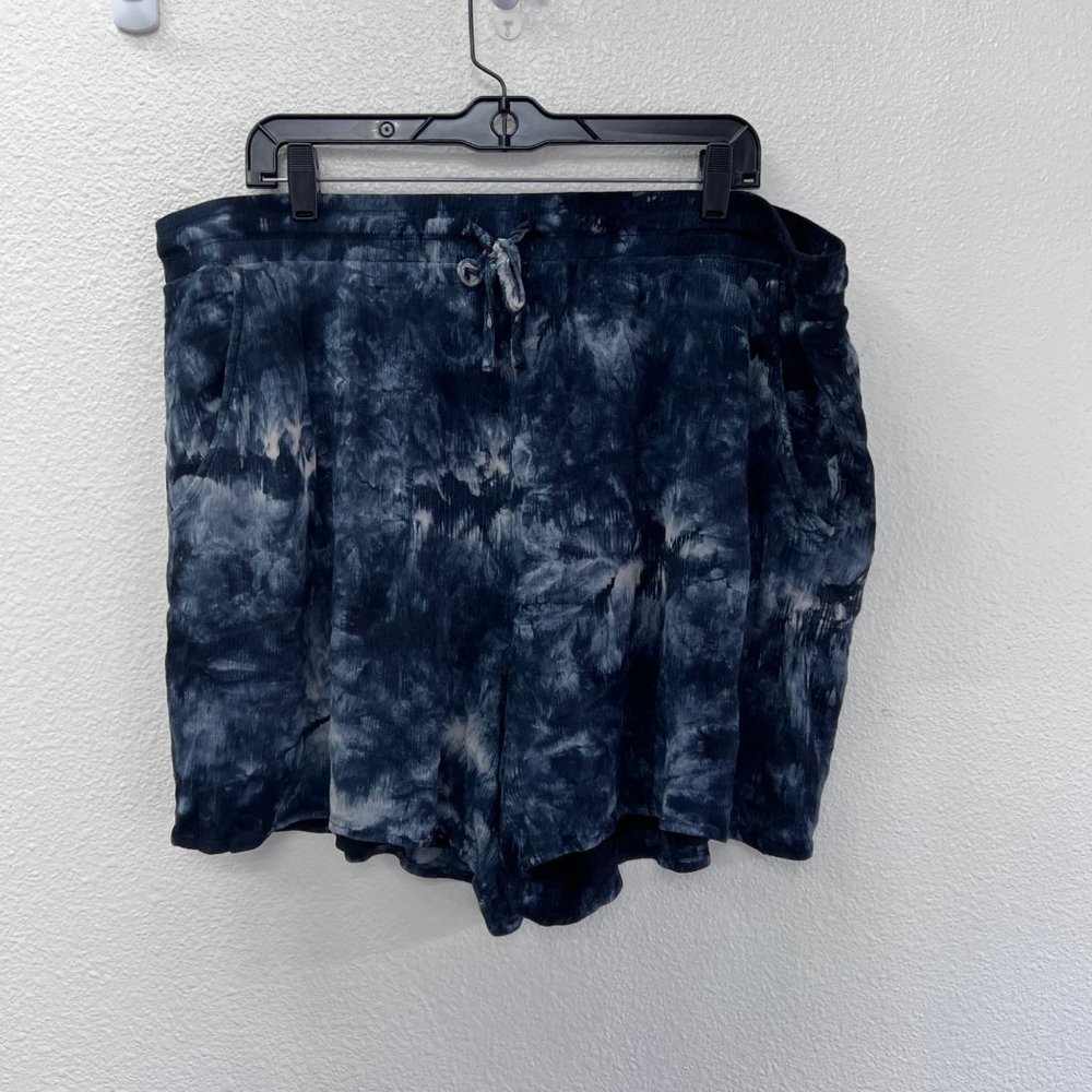 Torrid black blue elastic waist womens shorts Size: 2X - Picture 2 of 7